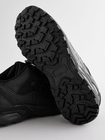 Next Låg sneaker i svart