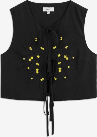 Twist Vest in Black: front