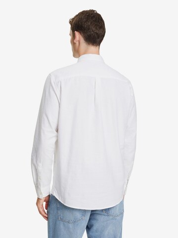 Coupe regular Chemise ESPRIT en blanc