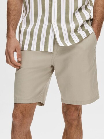 SELECTED HOMME Regular Shorts 'JONES' in Beige