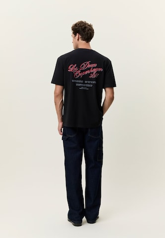 Les Deux - Camiseta 'Service' en negro: frente