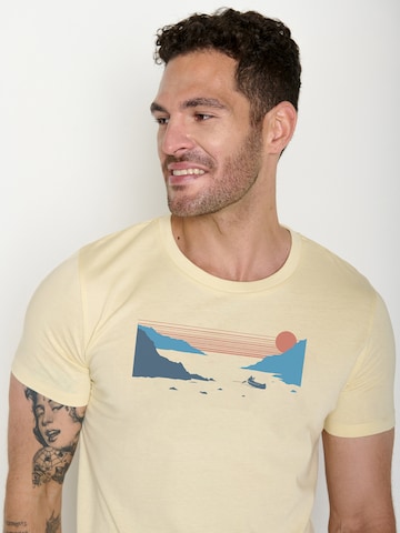 GREENBOMB T-Shirt 'Canoe Fjord Guide' in Gelb