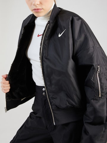 Nike Sportswear Jacke in Schwarz