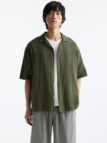 Pull&Bear Comfort Fit Skjorte i grøn: forside
