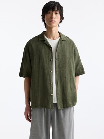 Pull&Bear Comfort fit Button Up Shirt in Green: front