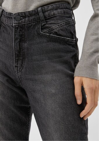 s.Oliver Tapered Jeans in Grijs