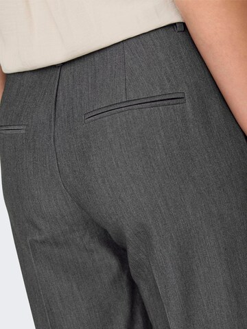 ONLY Wide leg Pleated Pants 'KAYLE-ORLEEN' in Grey