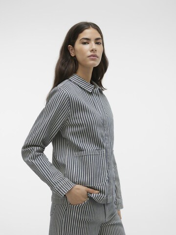 VERO MODA Tussenjas in Blauw