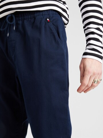 Tommy Jeans Tapered Trousers 'AUSTIN' in Blue