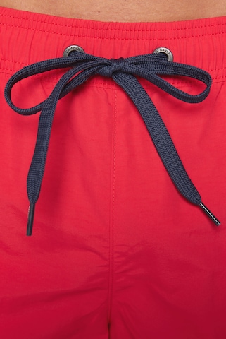 Shorts de bain CAMP DAVID en rouge