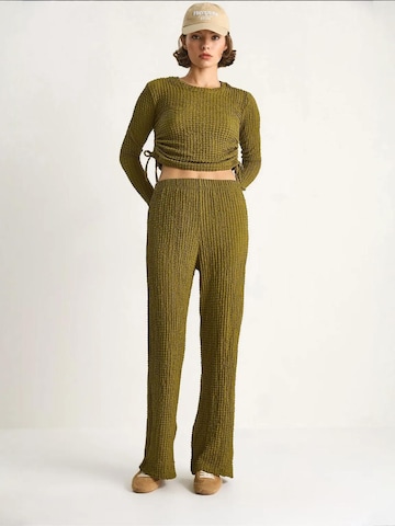 Pantalons de tailleur Bianco Lucci en vert