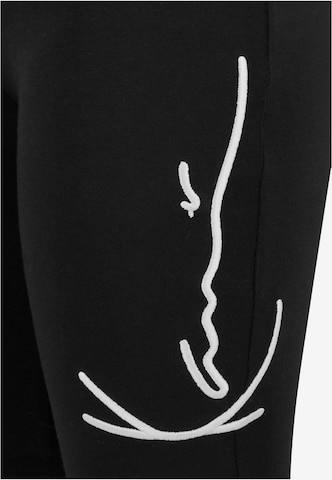 Karl Kani Skinny Workout Pants 'Essential' in Black