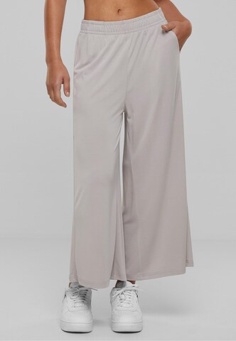 Urban Classics Wide leg Trousers in Grey: front
