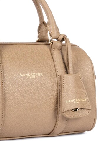 LANCASTER Paris Torebka 'Lancaster Sac polochon Zippé M Milano Ana 547-102 Sable' w kolorze beżowy