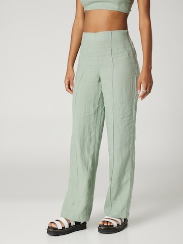 A LOT LESS Regular Pants 'Philine' in Green: front