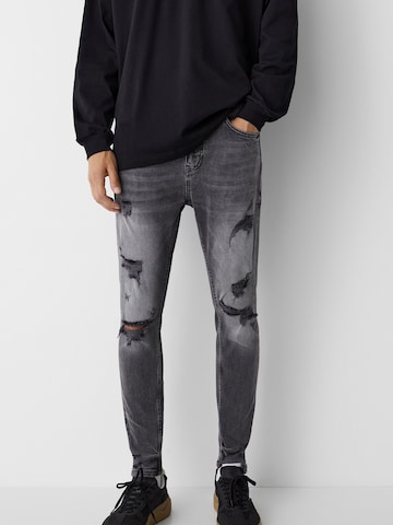 Pull&Bear Regular Jeans in Grey: front