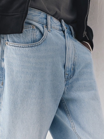 Pull&Bear Loosefit Džíny – modrá