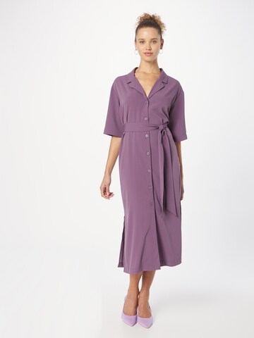 purpurinė Monki Palaidinės tipo suknelė: priekis
