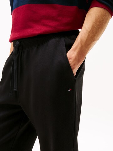 TOMMY HILFIGER Tapered Hose 'ESSENTIAL' in Schwarz