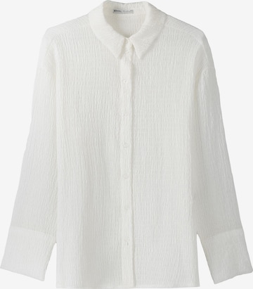 Bershka Blouse in White: front