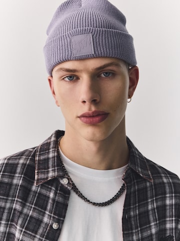 Căciulă de la Pull&Bear pe mov