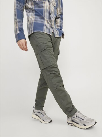 Regular Pantalon cargo 'Ace Tucker' JACK & JONES en vert