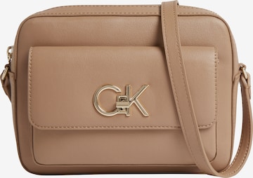 Calvin Klein - Bolso de hombro en marrón: frente