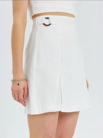 Gonna di MixRay in bianco