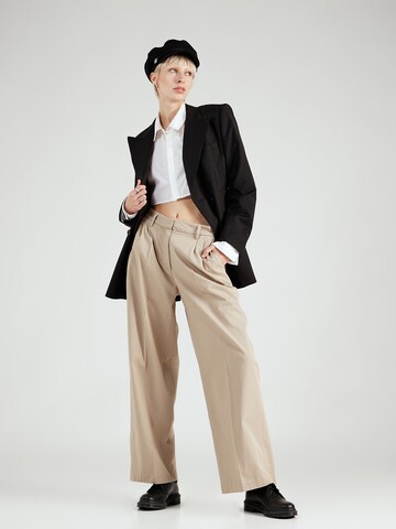 Wide leg Pantaloni cu dungă 'MERLA' de la SELECTED FEMME pe gri