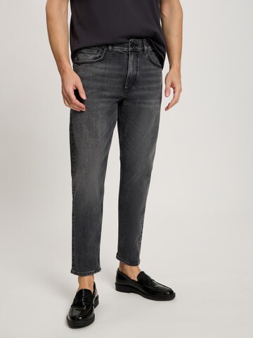 CROSS JEANS Tapered Jeans 'Finn' in Grau: Vorderseite