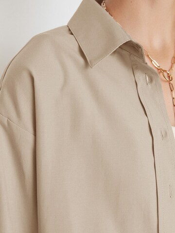 Trendyol Blouse in Beige