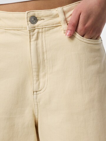 PIECES - Loosefit Vaquero 'PCGrace' en beige