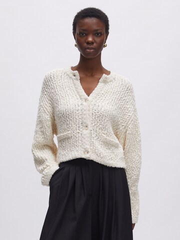 EDITED Knit Cardigan 'Ida' in Beige: front