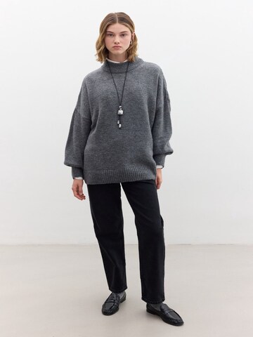 MANUKA Sweater in Grey