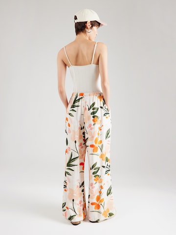 ZABAIONE - Pierna ancha Pantalón 'Pa44loma' en blanco