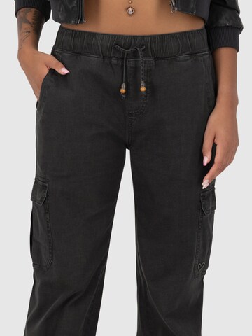 Alife and Kickin Tapered Cargo trousers 'Angelique' in Black