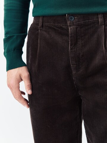 Next Regular Hose in Braun