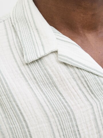 JACK & JONES Comfort Fit Skjorte 'JOREaster Patras' i beige