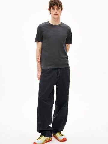 ARMEDANGELS Regular Fit T-Shirt 'JAAMES' in Grau