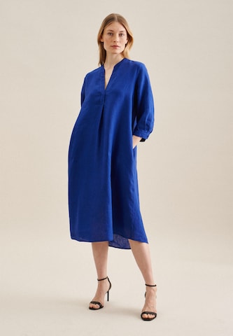 Robe-chemise ' Schwarze Rose ' SEIDENSTICKER en bleu