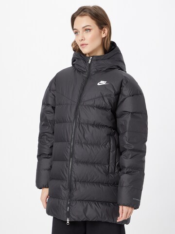 Nike Sportswear Зимно яке 'Essential' в черно: отпред