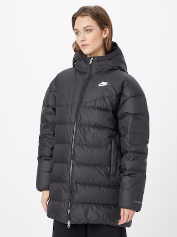 Nike Sportswear Jacke in Schwarz: predná strana