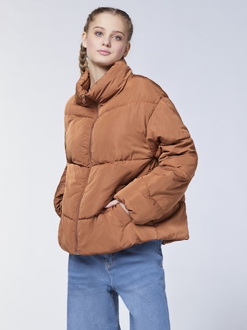 JZ&CO Between-Season Jacket in Brown: front