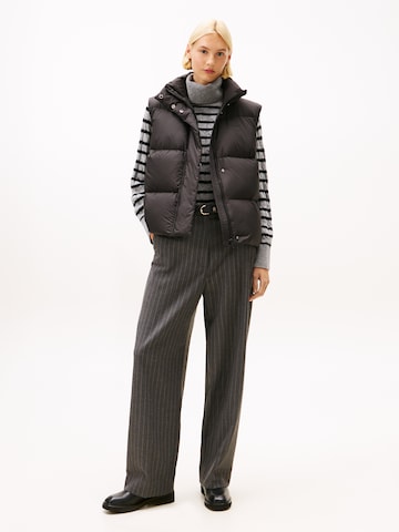 TOMMY HILFIGER Жилетка в Черный