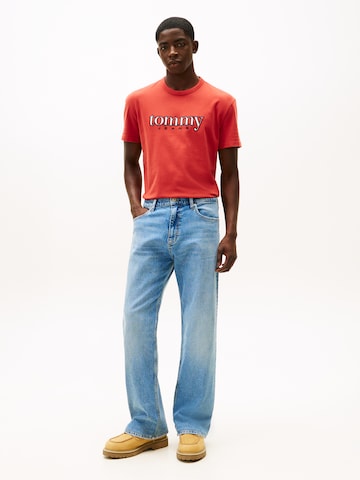 Tricou de la Tommy Jeans pe roșu