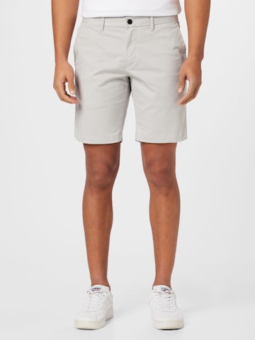 TOMMY HILFIGER - Regular Calças chino 'Brooklyn 1985' em cinzento: frente