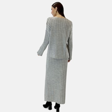 Elara Workwear in Grey