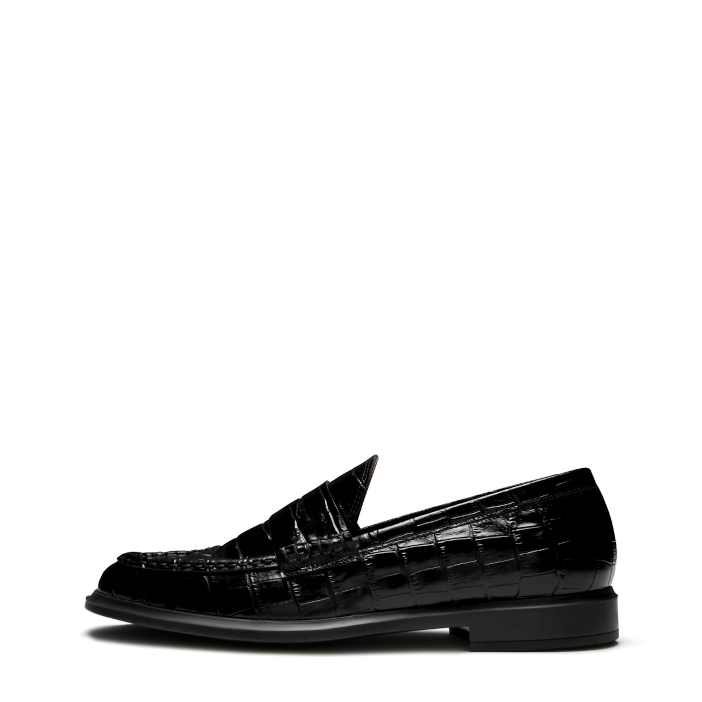 Isabel Bernard Slip-ons in Black: front
