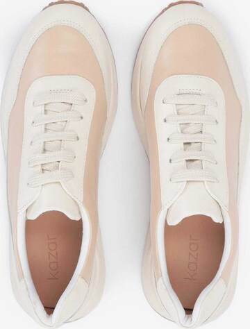 Sneaker bassa di Kazar in beige