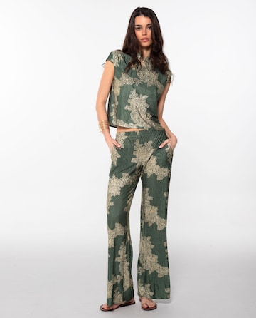 THE-ARE Loose fit Trousers in Green